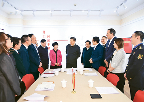 習(xí)近平：堅(jiān)持、完善和發(fā)展中國特色社會(huì)主義國家制度 與法律制度